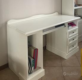 Scrivania in legno