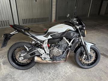 Moto Yamaha MT 07