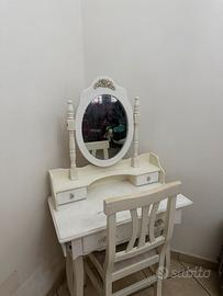 Vanity, mobile per trucco, ballerina