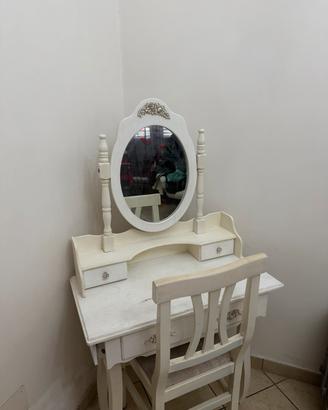 Vanity, mobile per trucco, ballerina