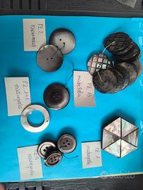 BOTTONI VINTAGE E DI MADREPERLA- !