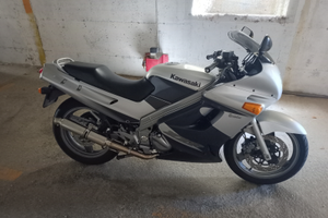 Kawasaki ZZR-250