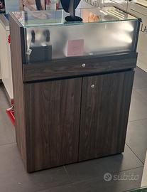 mobile da esposizione illuminato