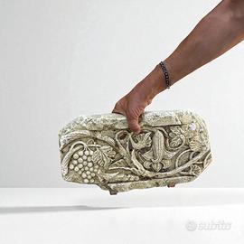 Bassorilievo Decorativo Stile Antico con Fiori