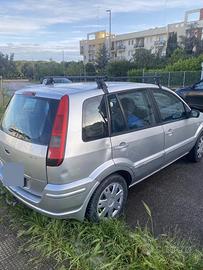 Ford fusion 1.4 diesel con gancio traino