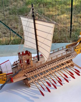 MODELLO NAVE IN LEGNO FATTO A MANO BIREME ROMANA