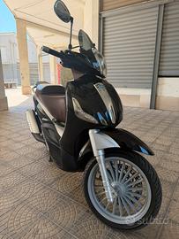 Beverly 300