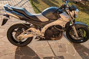 Suzuki GSR 600