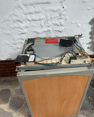 Frigo trivalente Dometic