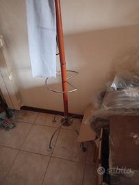 attaccapanni con piedistallo 