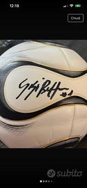 Pallone autografato
