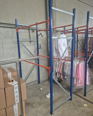 SCAFFALI INDUSTRIALI PORTA VESTITI