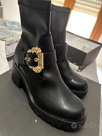 Stivaletti da donna versace