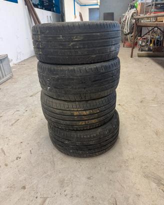 Gomme estive 215/45 R16