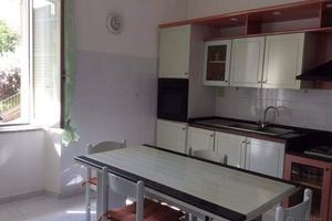 Luminoso trilocale ai piedi del monte