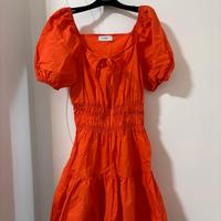 Vestito a Gonna Larga e Vita Stretta