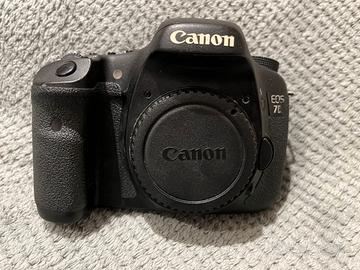 -TRATTABILE-CANON EOS 7D+OBBIETTIVO CANON 18-135mm