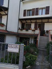 VILLETTA A SCHIERA A PIEVE DI CENTO IN ZONA PARCO