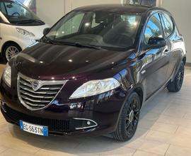 Lancia Ypsilon 1.2 69 CV 5 porte S&S Platinum