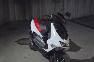 Aprilia sr