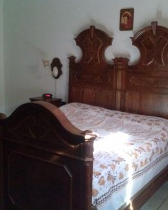 Letto antico del 700  in noce
