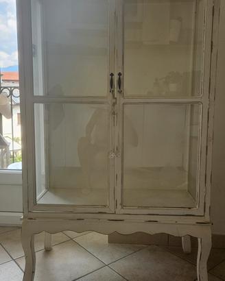vetrina shabby chic