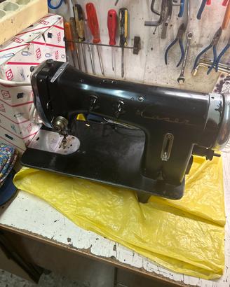 Macchina per cucire vintage Caser