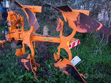 Aratro bivomere voltaorecchio