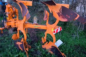 Aratro bivomere voltaorecchio