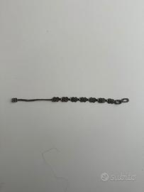 Braccialetto argentato macrame’