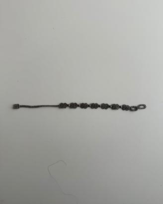 Braccialetto argentato macrame’