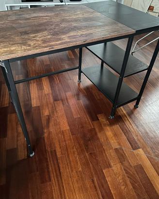 Scrivania stile industrial in legno