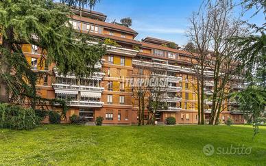 AMPIO 2 LOCALI CON FINITURE DI PREGIO - BOX INCLUS