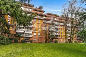 AMPIO 2 LOCALI CON FINITURE DI PREGIO - BOX INCLUS