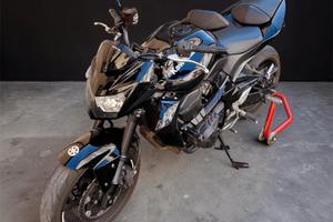 KAWASAKI Z750 