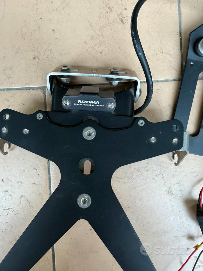 Portatarga Autoadesivo Per Moto 180x200 Mm Con Velcro E Strumenti Di Montaggio - 2 Paia, Senza Viti, Per Targa Tedesca E Standard