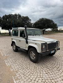 Land Rover Defender 90 td5 2.5 122cv del 2002