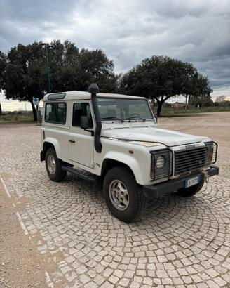 Land Rover Defender 90 td5 2.5 122cv del 2002