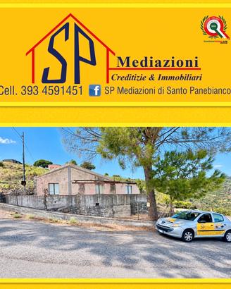 Panoramica singola con ampio terreno