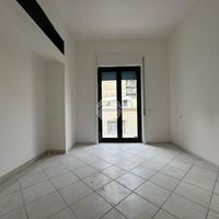 2 LOCALI A GIUGLIANO IN CAMPANIA