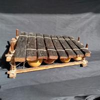 Xilofono africano strumento artigianale