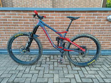 Devinci Spartan Carbon 29