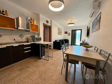 Bosa Marina a 50mt dal mare Arredato Cortile 140mq