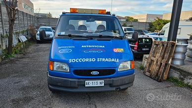 Carroattrezzi transit patente B