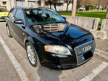 Audi A4 Avant 2.0 FSI SLine