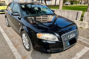 Audi A4 Avant 2.0 FSI SLine