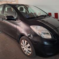 Auto Toyota Yaris