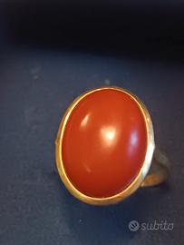 anello oro 18k e corallo rosso