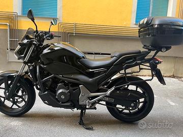 honda NC 750 S   DGT