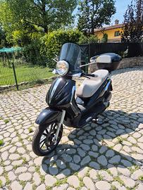 Beverly Piaggio 300 i.e. Tourer